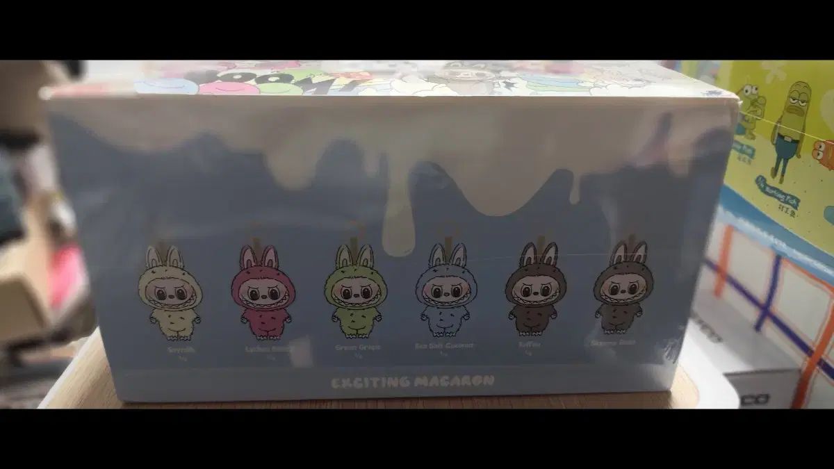 ラブブ マカロン キーホルダー 19万円で パープルメ駅 直接取引 配送