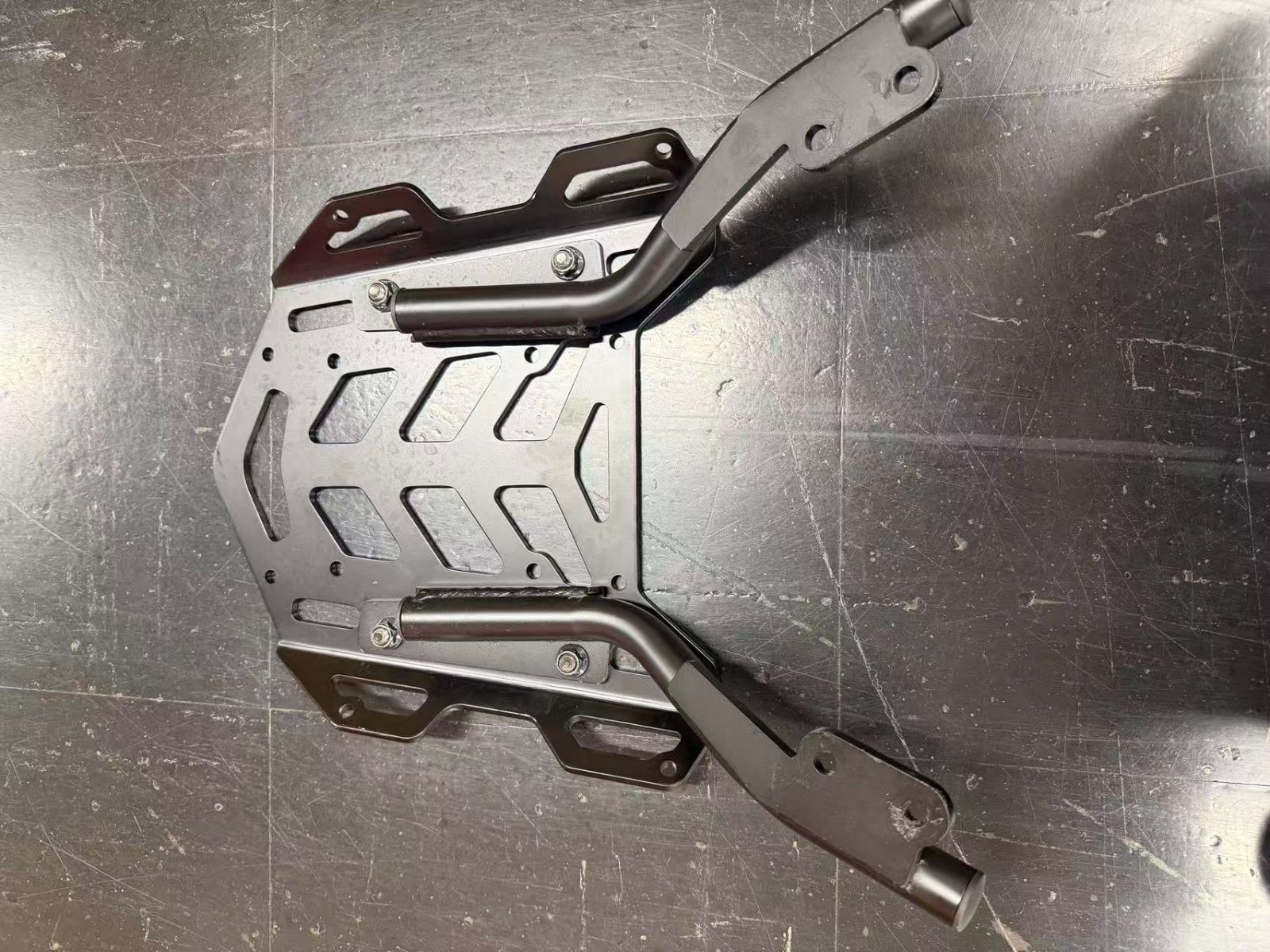 翌日発送。 ３営業日以内発送 ホンダ CB400SFV-4 NC42 デイトナ製リアキャリア 【本日のどっきりセール】