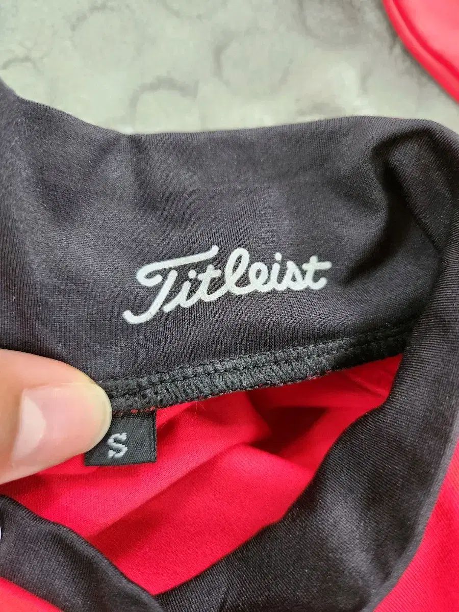 大感謝セール Titleist タイトリスト ゴルフウェア 長袖 レッド 組み合わせ
