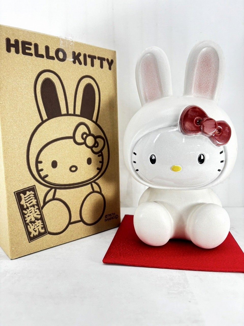 s25t-0232y【中古】SANRIO HELLO KITTY　サンリオ　ハローキティ　キティ　キティちゃん　うさぎ　信楽焼