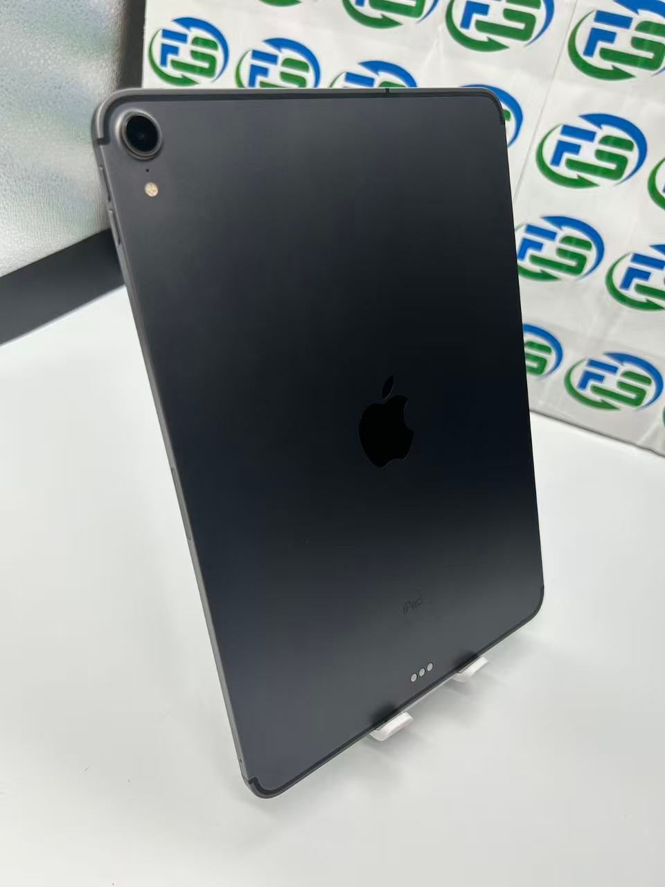 ジャンク　ipad pro11インチ　第1世代　512GB セルラーモデル ジャンク ipad pro11インチ 第1世代 512GB セルラーモデル Apple iPad