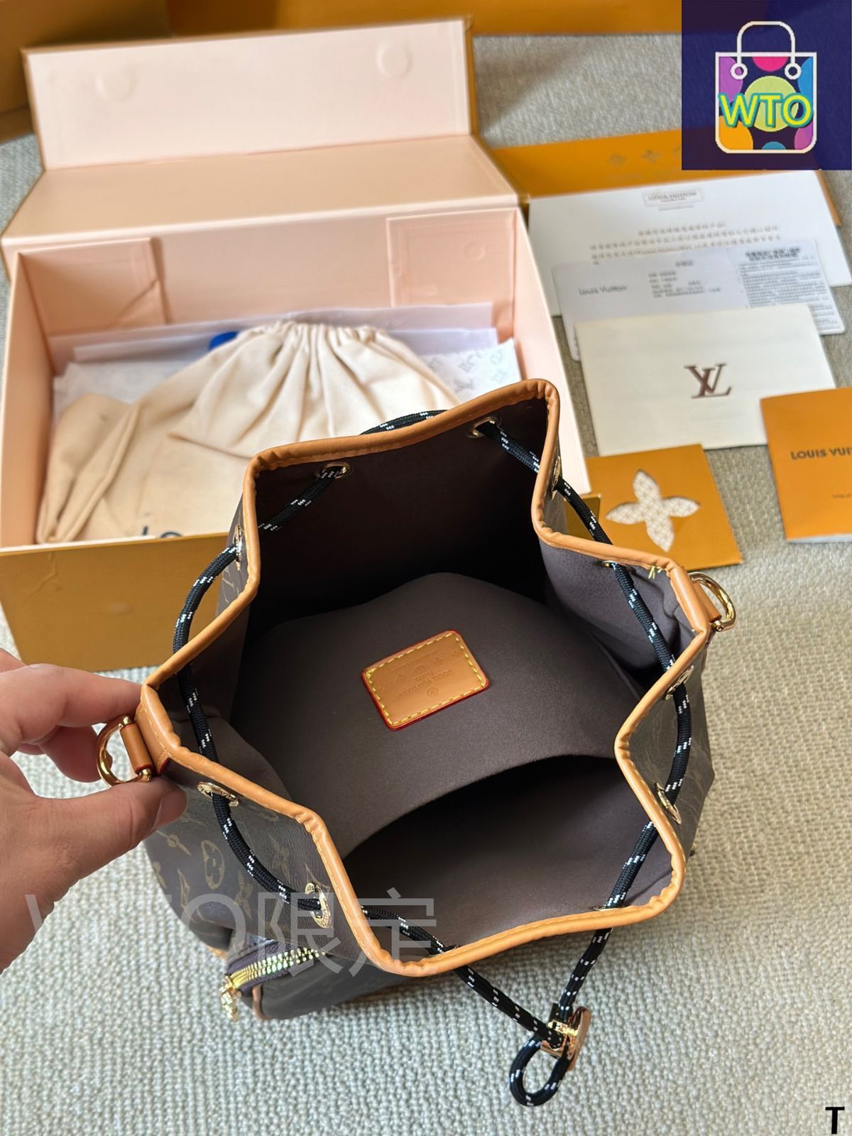 【小旅行もOK♪】Louis Vuitton★トイレタリー・バッグ LOUIS VUITTON PALM SPRINGS MINI REVEAL & MOD SHOTS & WHAT