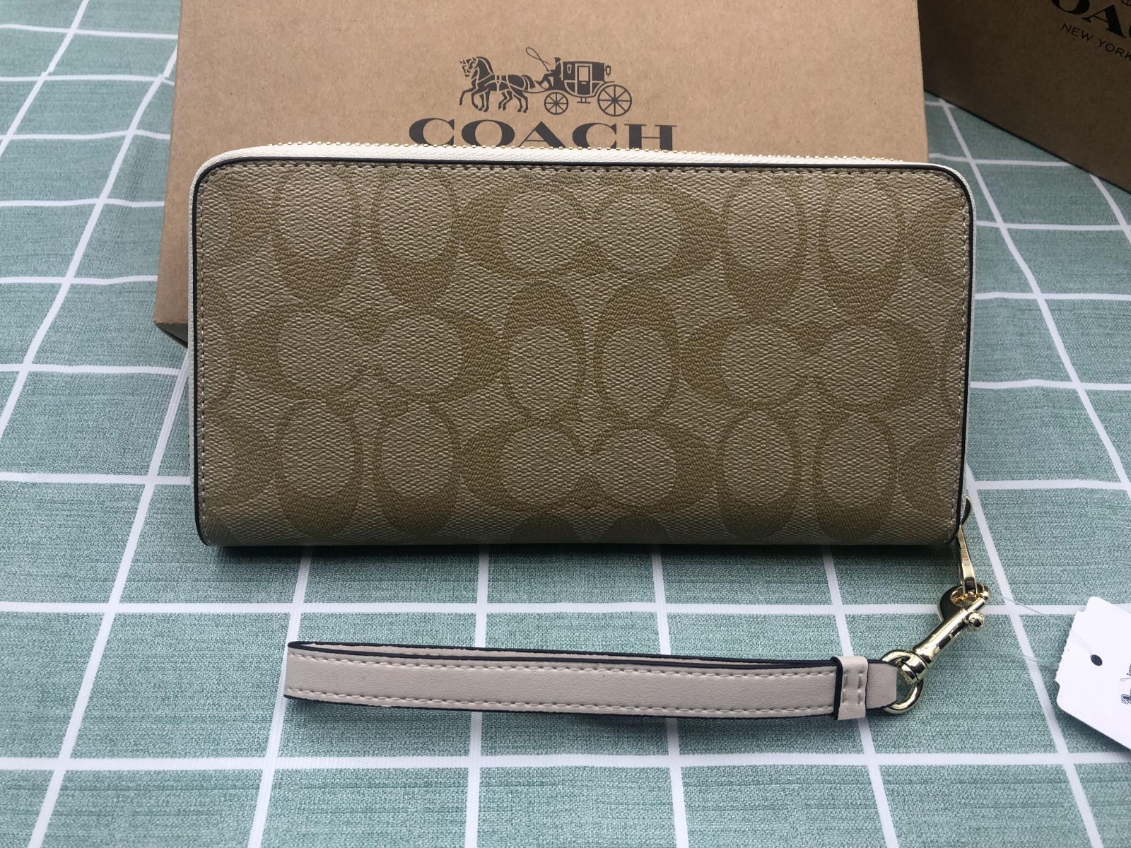 コーチCOACH 長財布 財布 新品未使用 クーポン配布 並行輸入品 ロゴ ...