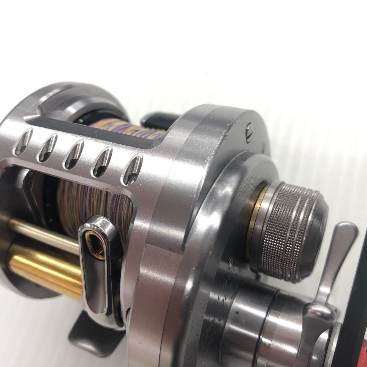 SHIMANO - σσ【中古】SHIMANO シマノ ベイトリール 09カルカッタコンクエスト 201DC キズ有 程度BC オフセットハンドル付き 02282 やや傷や汚れあり σσ【中古】SHIMANO シマノ ベイトリール 09カルカッタコン
