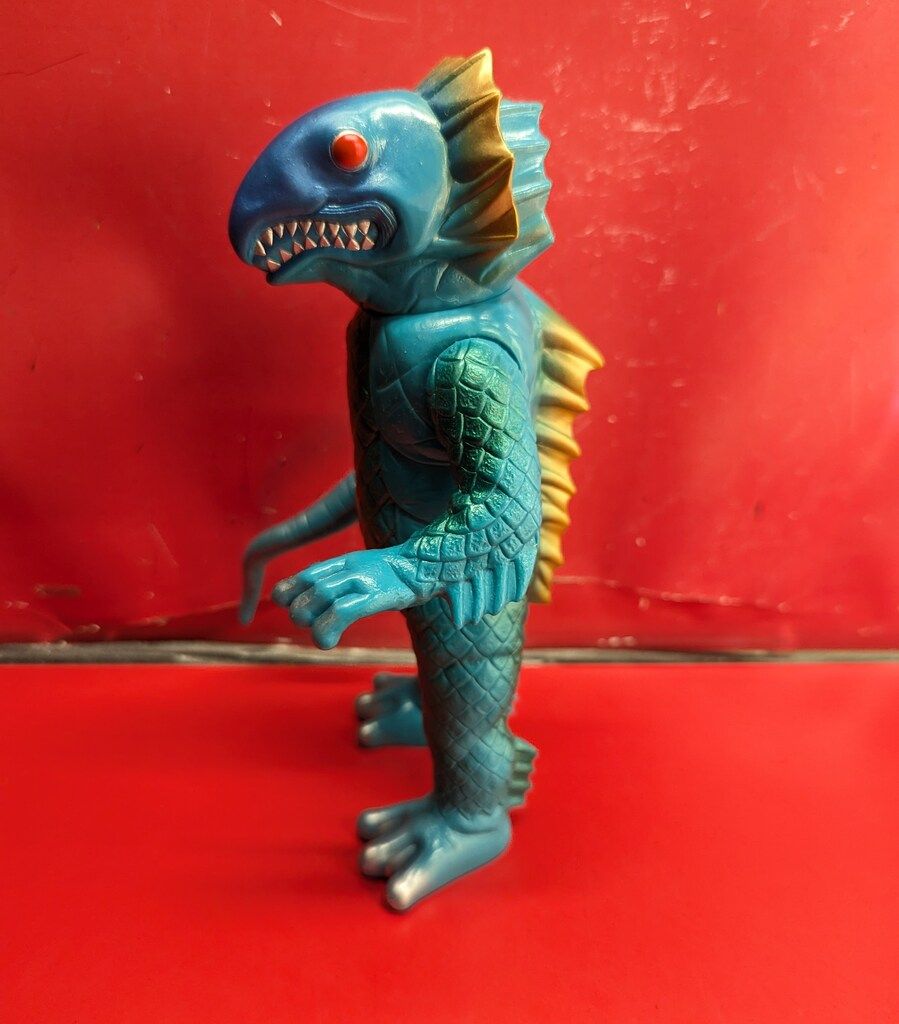 円谷コミュニケーションズ版怪獣郷タイラント袋なし美品