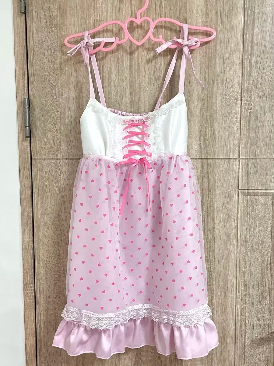 ネイルパーチ ワンピース 販売しています