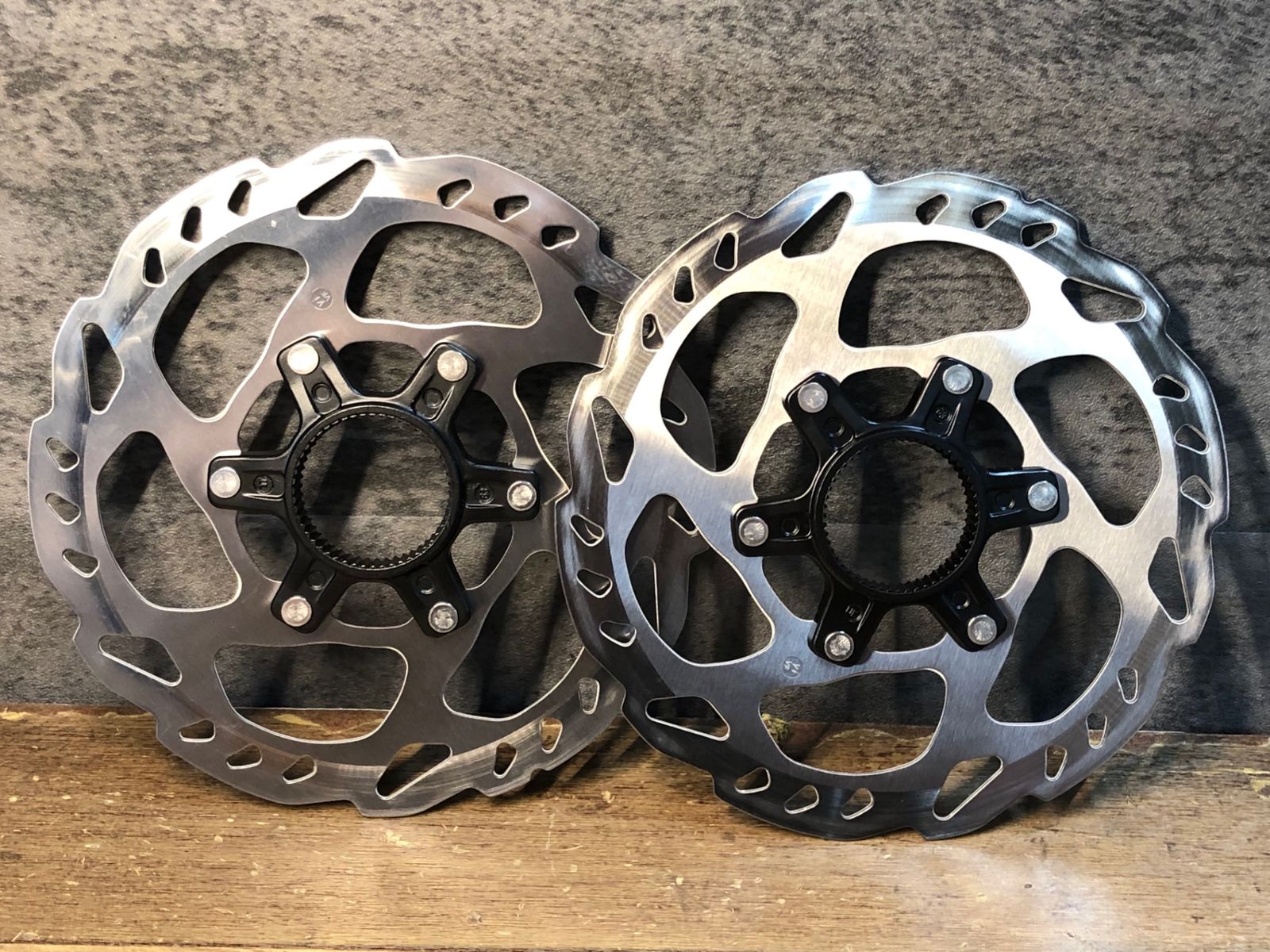 shimano ディスクブレーキローター SM-RT70 140mm GRX シマノ シマノ