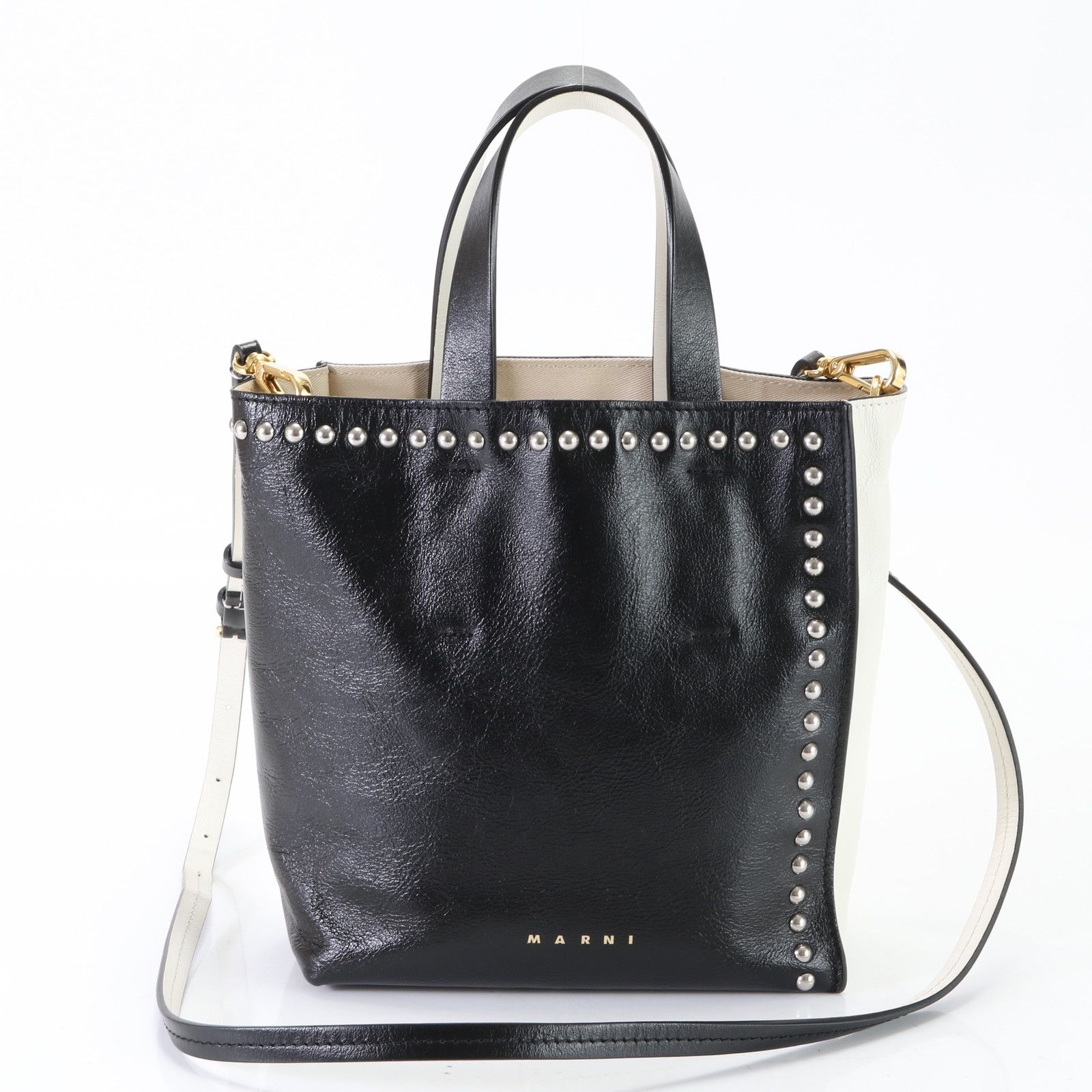 MARNI マルニ スタッズ ショルダーバッグ レザー ブラック ハンド 肩掛け