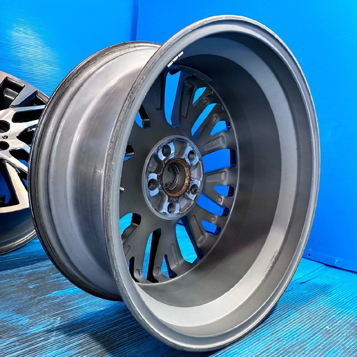 Y247 [送料無料] トヨタ純正　アルファード　サイズ　18x7.5J 新車外し 美品】トヨタ 40 アルファード Z 純正 18in 7J +40