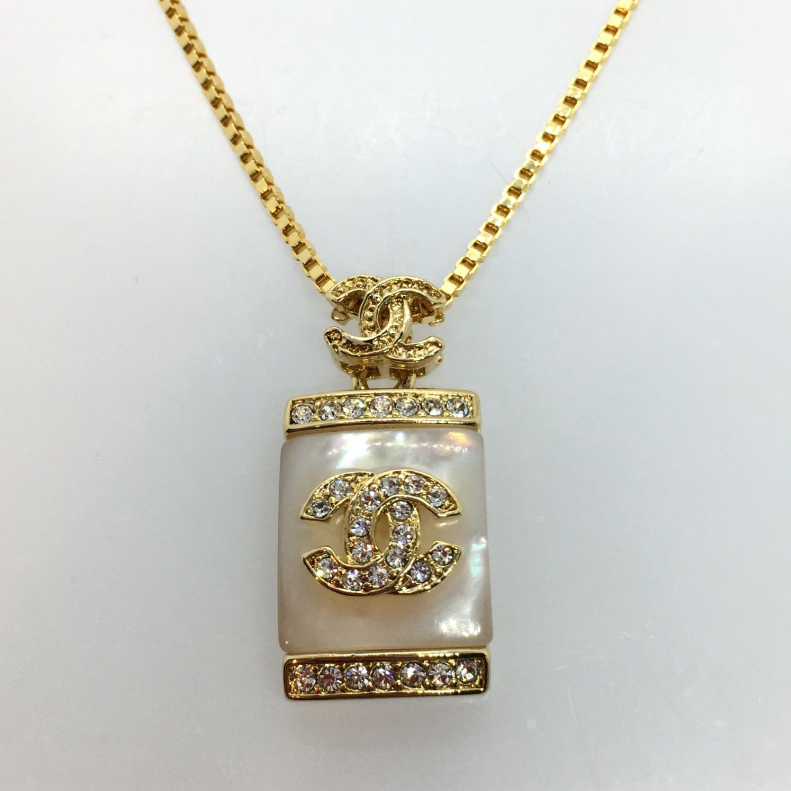 美品】 CHANEL シャネル ココマーク ビジュー 香水瓶 モチーフ 