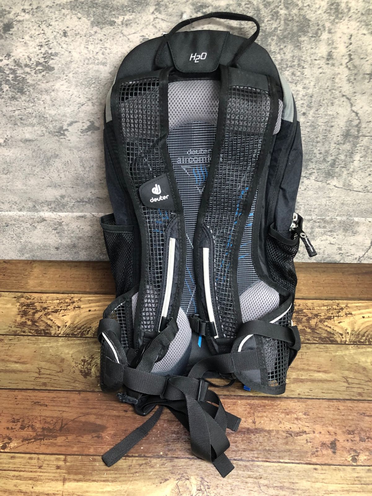 試着のみ　deuter Race EXP AIR 14+3 ブラック ドイター deuter / Race EXP AIR 14+3 ブラック 新品 deuter(ドイター