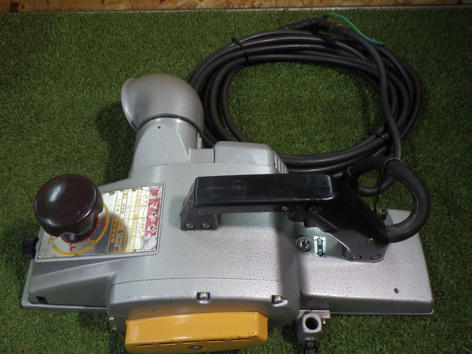 マキタ 2スピードカンナ 1804K 有効切削幅136mm 100V コードに補修あり 