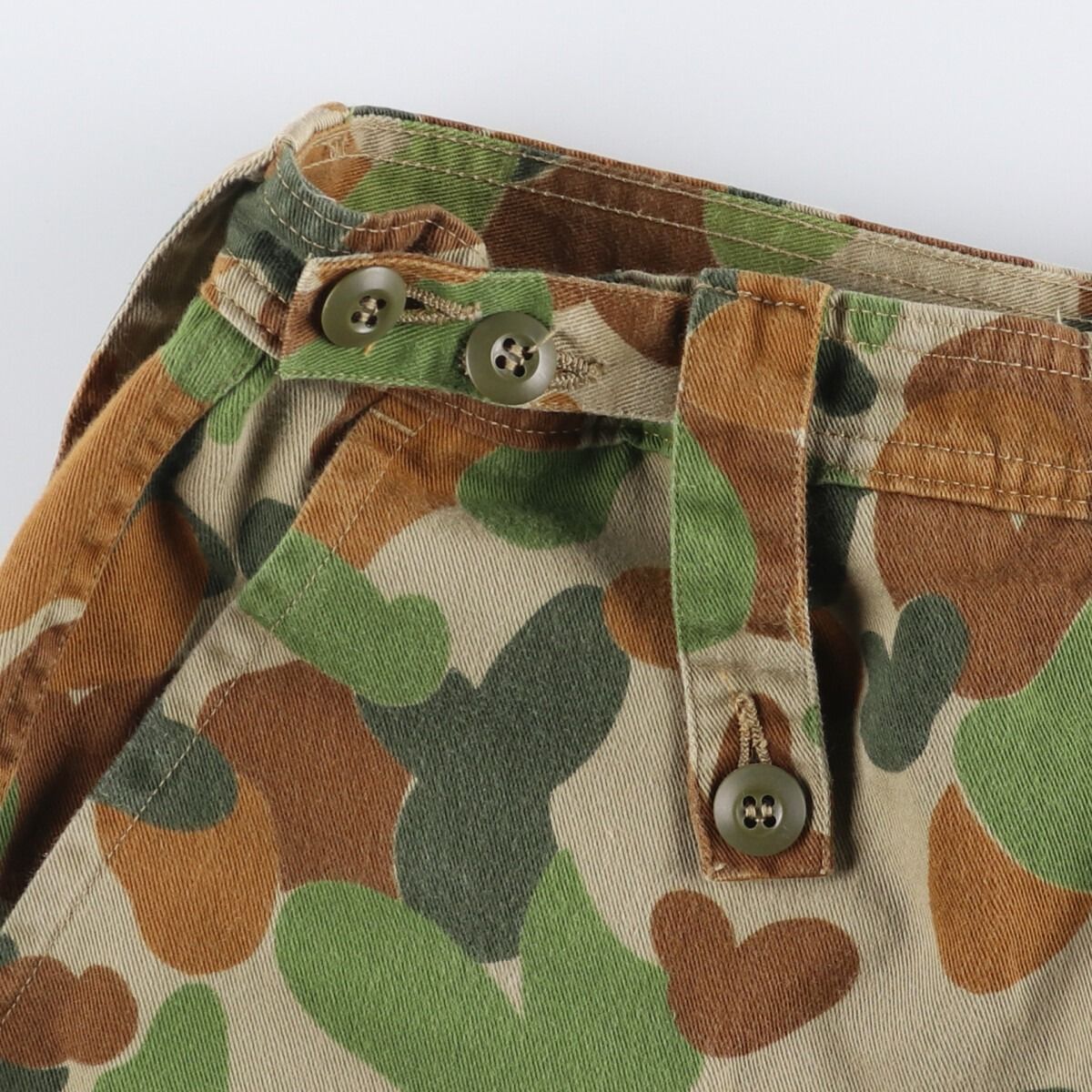 ミリタリー カーゴパンツ