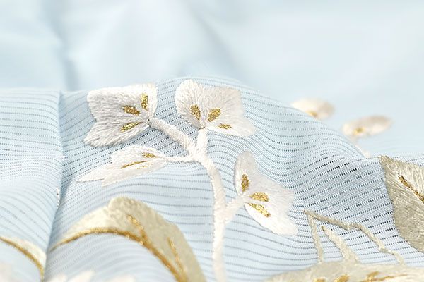 尾峨佐染繍 超細密手刺繍
