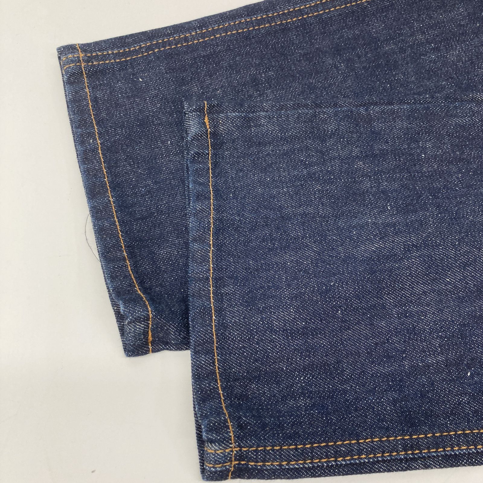 ﾃﾞﾆﾑﾊﾟﾝﾂ