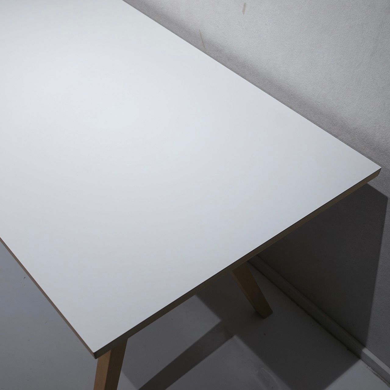 Skovby スコービー ダイニングテーブル ワークデスク 食卓 テーブル メラニン天板 北欧 モダン ナチュラル MARWIL-DEMENAGEMENTS_CH