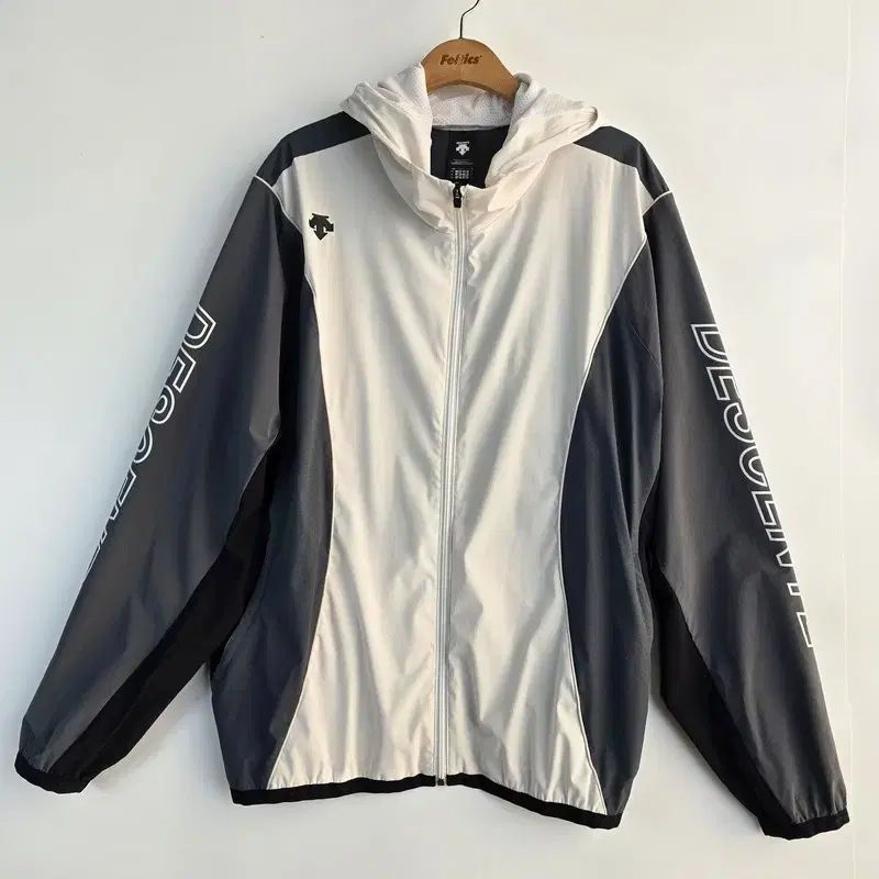DESCENTE(デサント) Descente バイカラー フード ウインドブレーカー 115