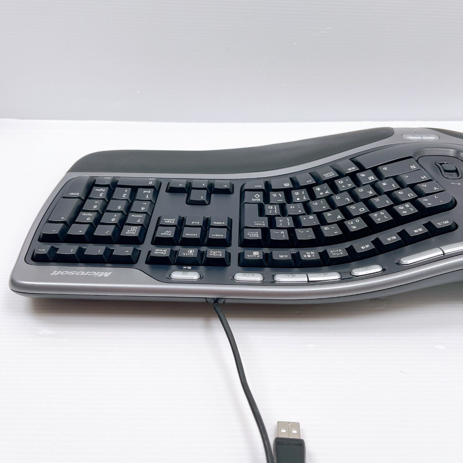 Microsoft エルゴノミック キーボード 4000 KU-0462 Microsoft KU-0462 Natural Black Ergonomic Wave USB Keyboard