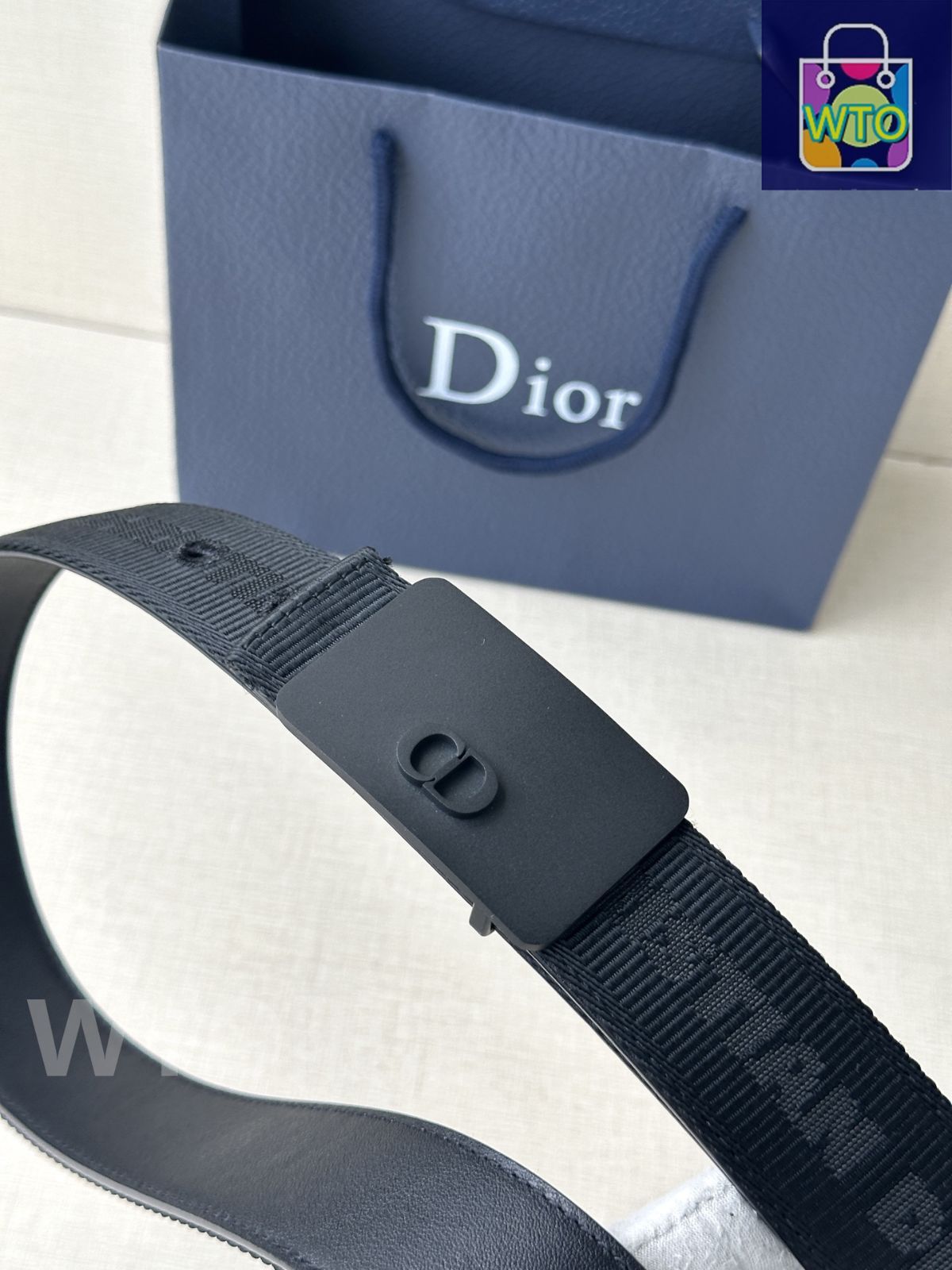 Dior メタルベルトバックル イタリア製　CDロゴ 今日特価】Dior CD Icon メタルベルトバックル-1 - メルカリ