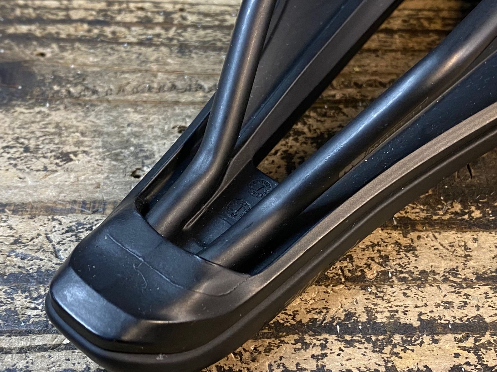 JJ237 スペシャライズド SPECIALIZED POWER EXPERT サドル 黒 143mm HOLLOW Ti BRIGHTFACE_UK