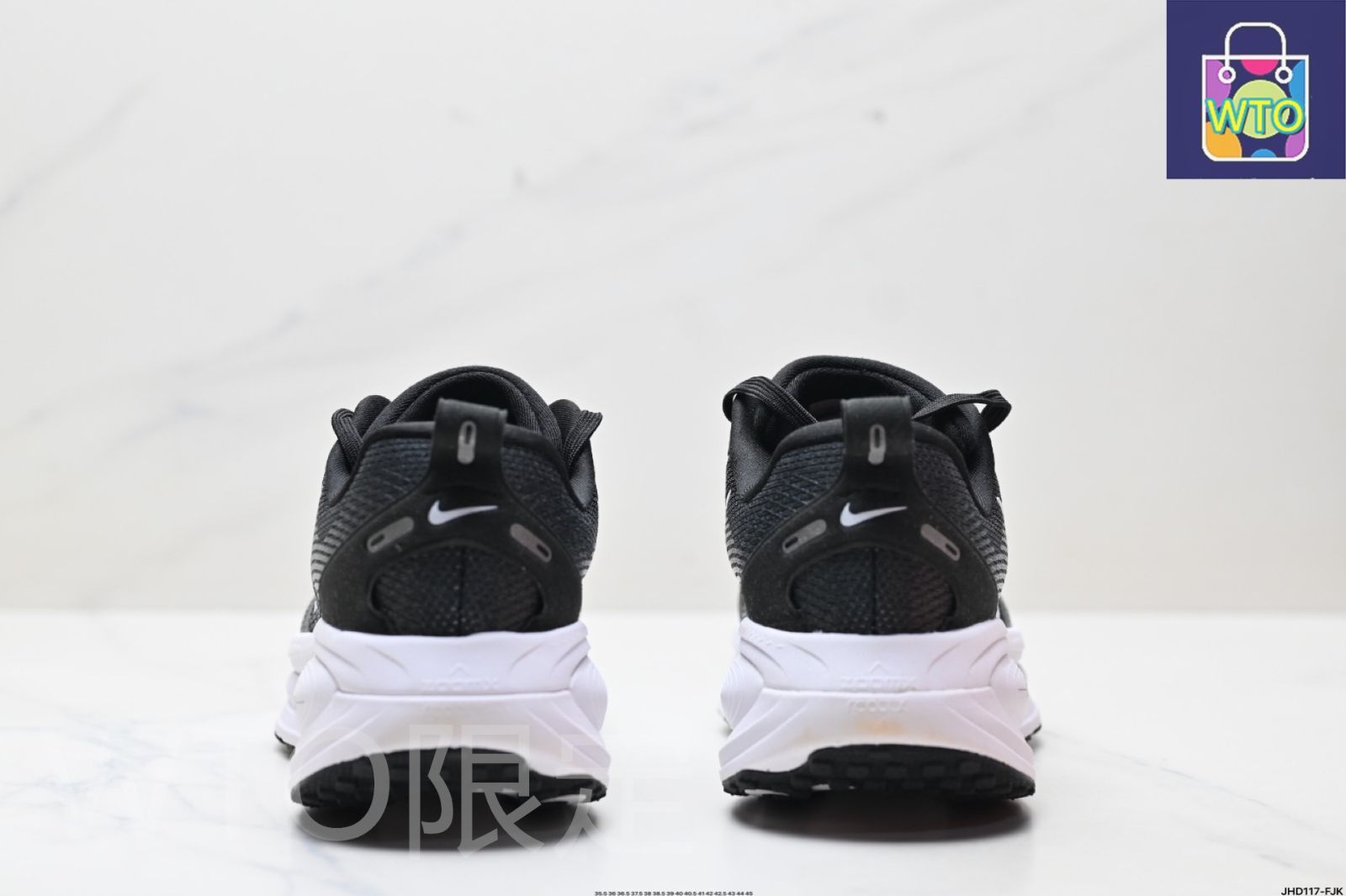 ナイキ ボメロ18