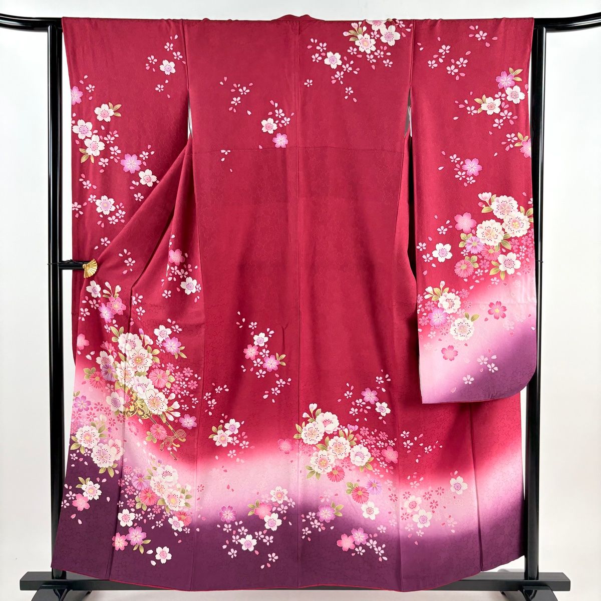振袖 珊瑚色 身丈159 裄63.5 極美品 豪華な金彩加工 桜 1度使用 振袖 珊瑚色 身丈159 裄63.5 極美品 豪華な金彩加工 桜 1
