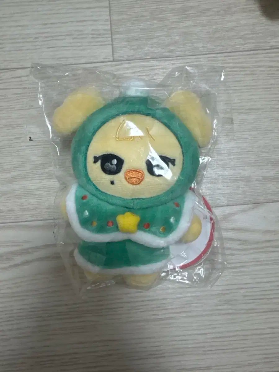 MINIVE ミニヴ ナオリ クリスマス IVE(アイヴ) レイ 人形