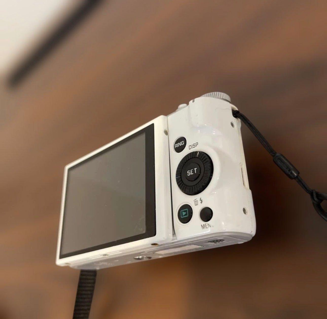 4217 CASIO EXILIM ZR1000 ホワイト デジカメ カシオ HIGH SPEED