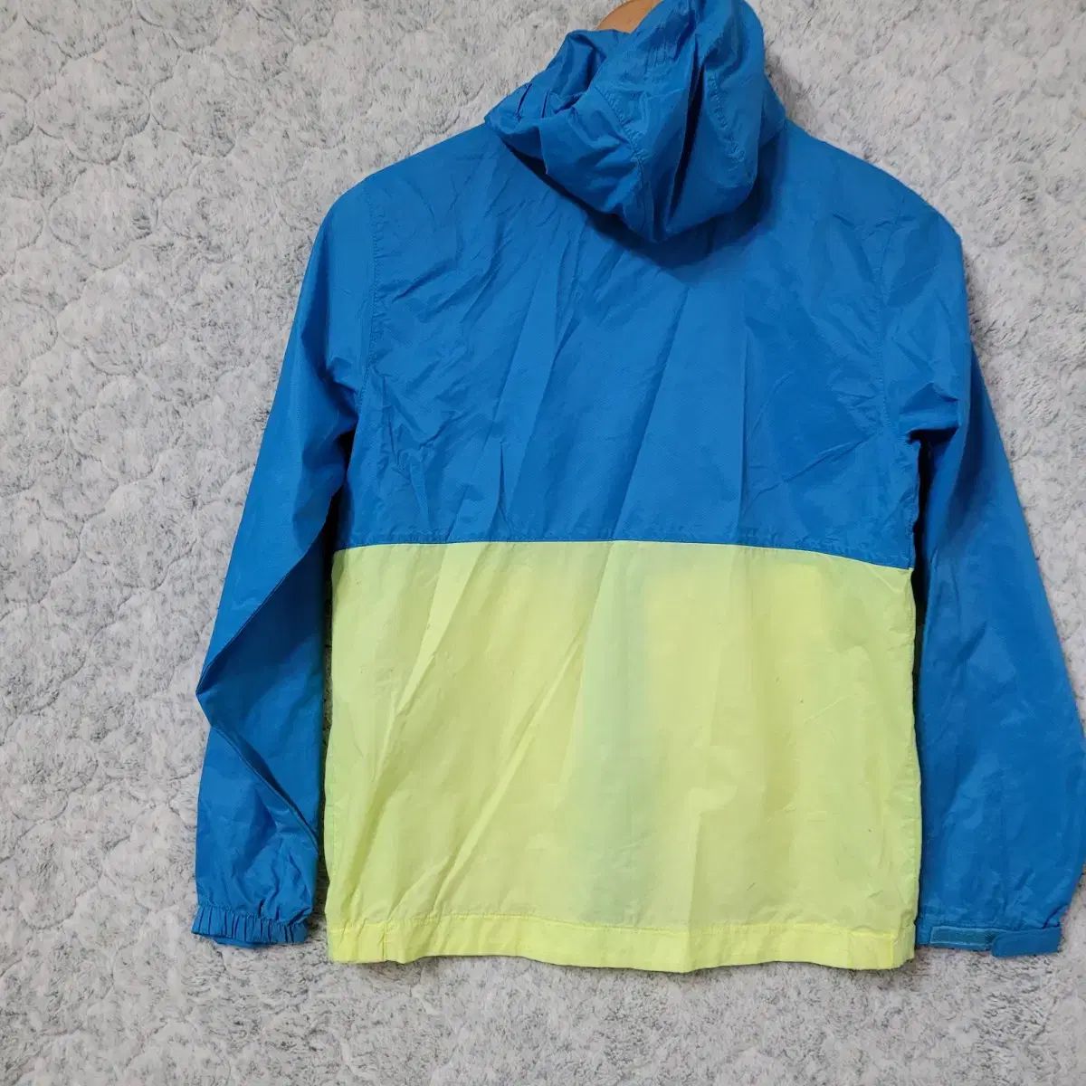美品＊NORTHFACE＊ウィンドブレーカー THE NORTH FACE マウンテンパーカー ウインドブレーカー 日本未