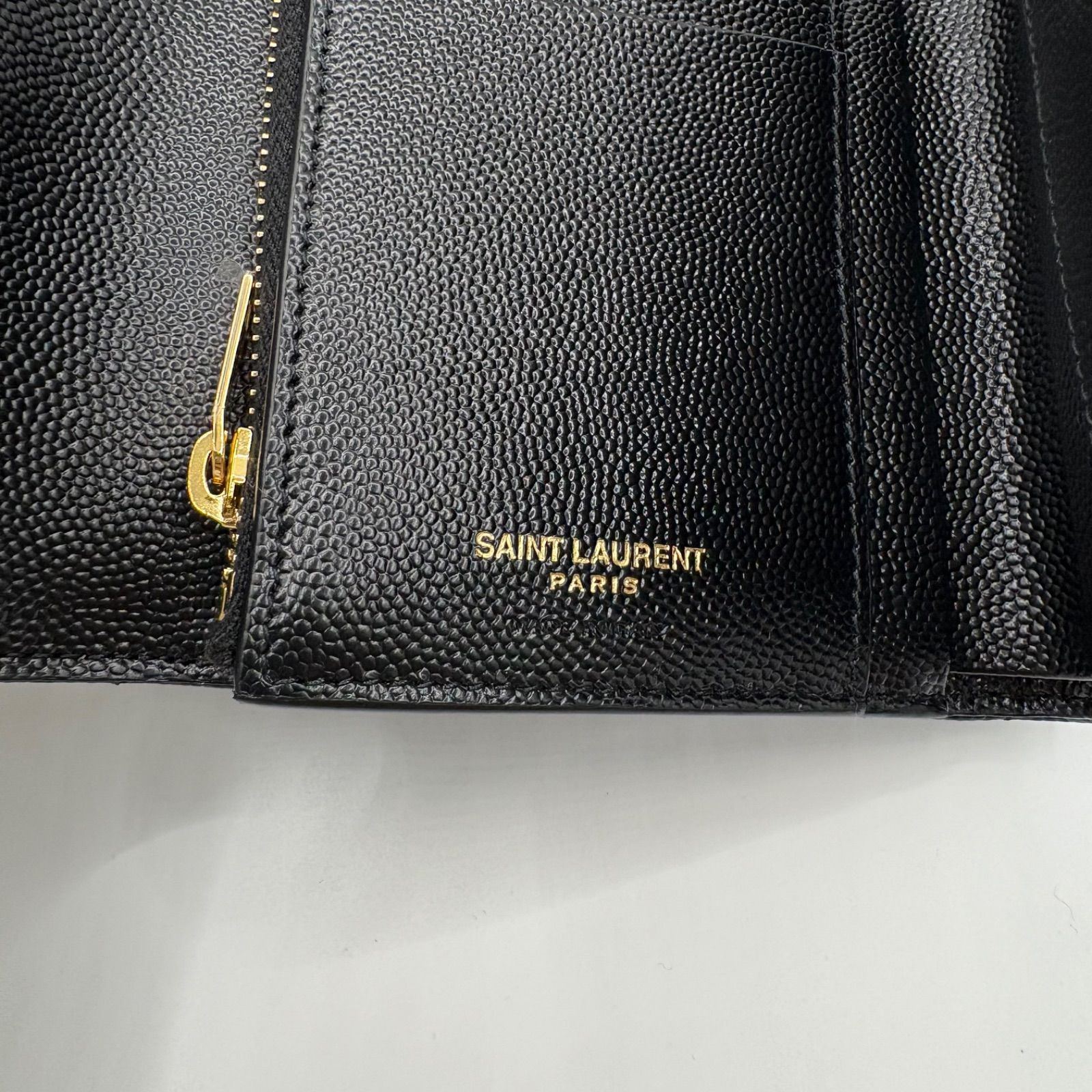 新品未使用訳アリ】SAINT LAURENTモノグラム コンパクト スリー 