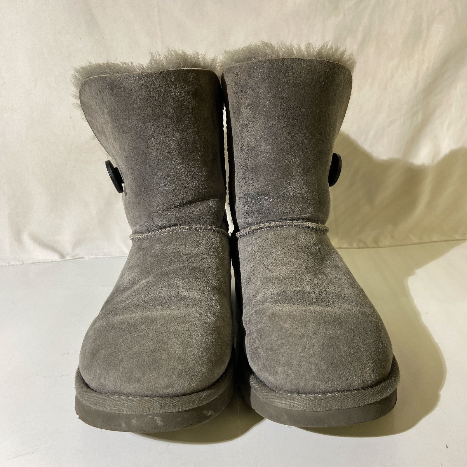 UGG アグ ムートンブーツ ベイリーボタン スワロフスキー グレー UGG UGG アグ ムートンブーツ ベイリーボタン スワロフスキー グレー UGG