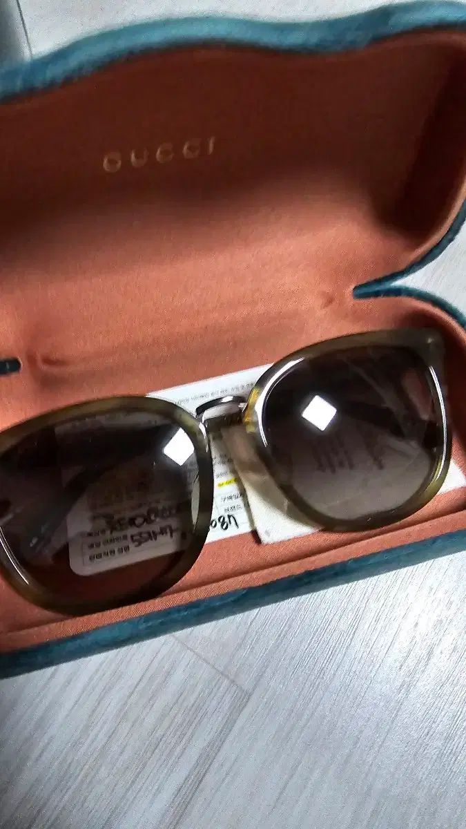 GUCCI