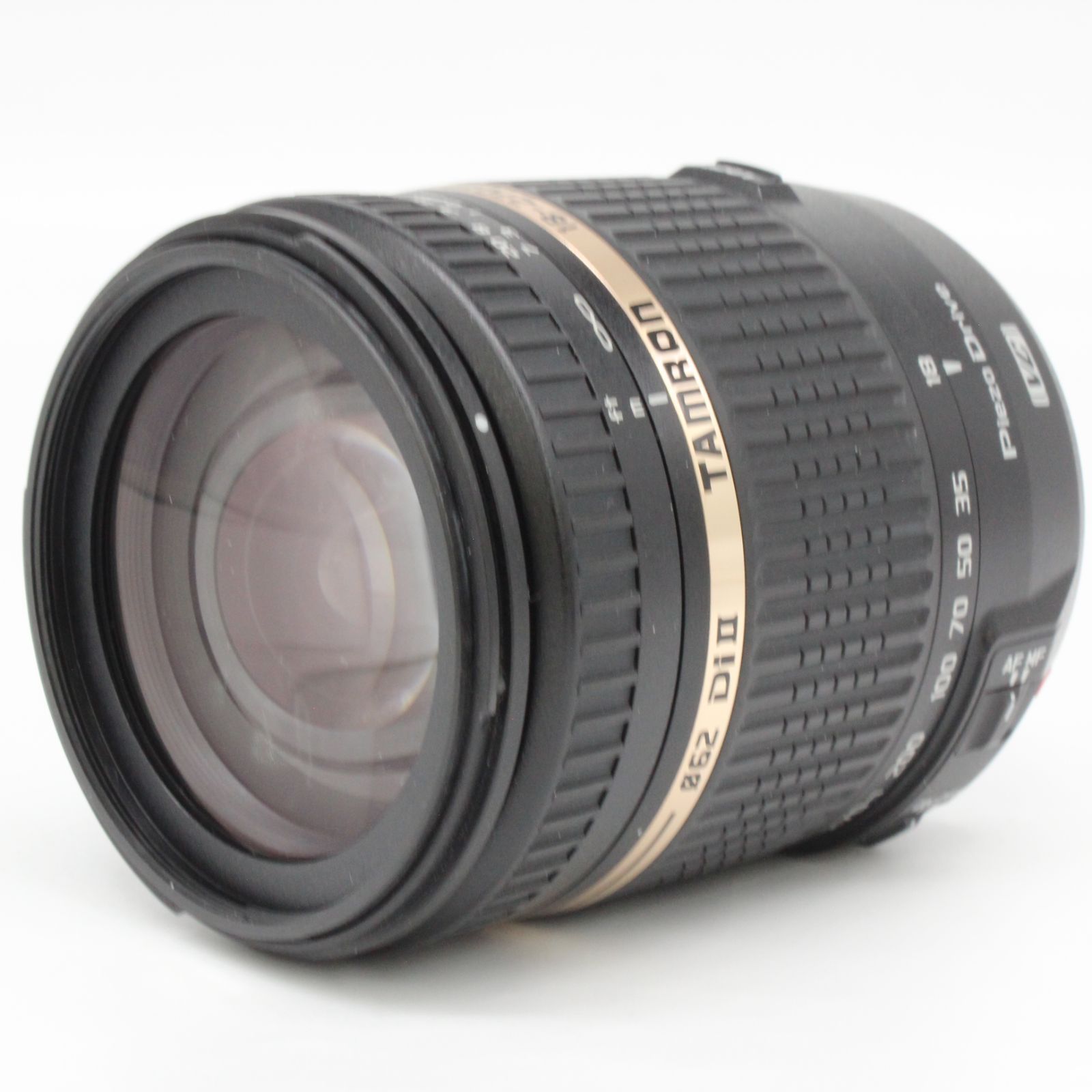 B008E 18-270mm
