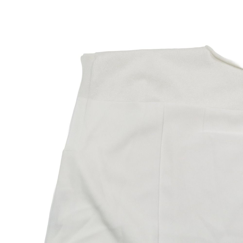 イッセイミヤケノースリーブニット サイズ2 ISSEY MIYAKE - ISSEYMIYAKE(イッセイミヤケ) ノースリーブ