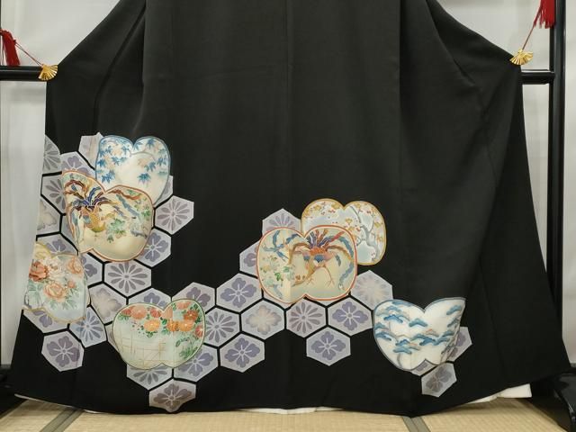 ◾️豪華絢爛、振袖フルセット牡丹紋、枝垂れ藤紋、金彩加工、黒地、 正絹 美品 名品 刺繍柄の正絹江戸妻 未仕立 江戸褄 正絹黒留袖 豪華な柄 在庫