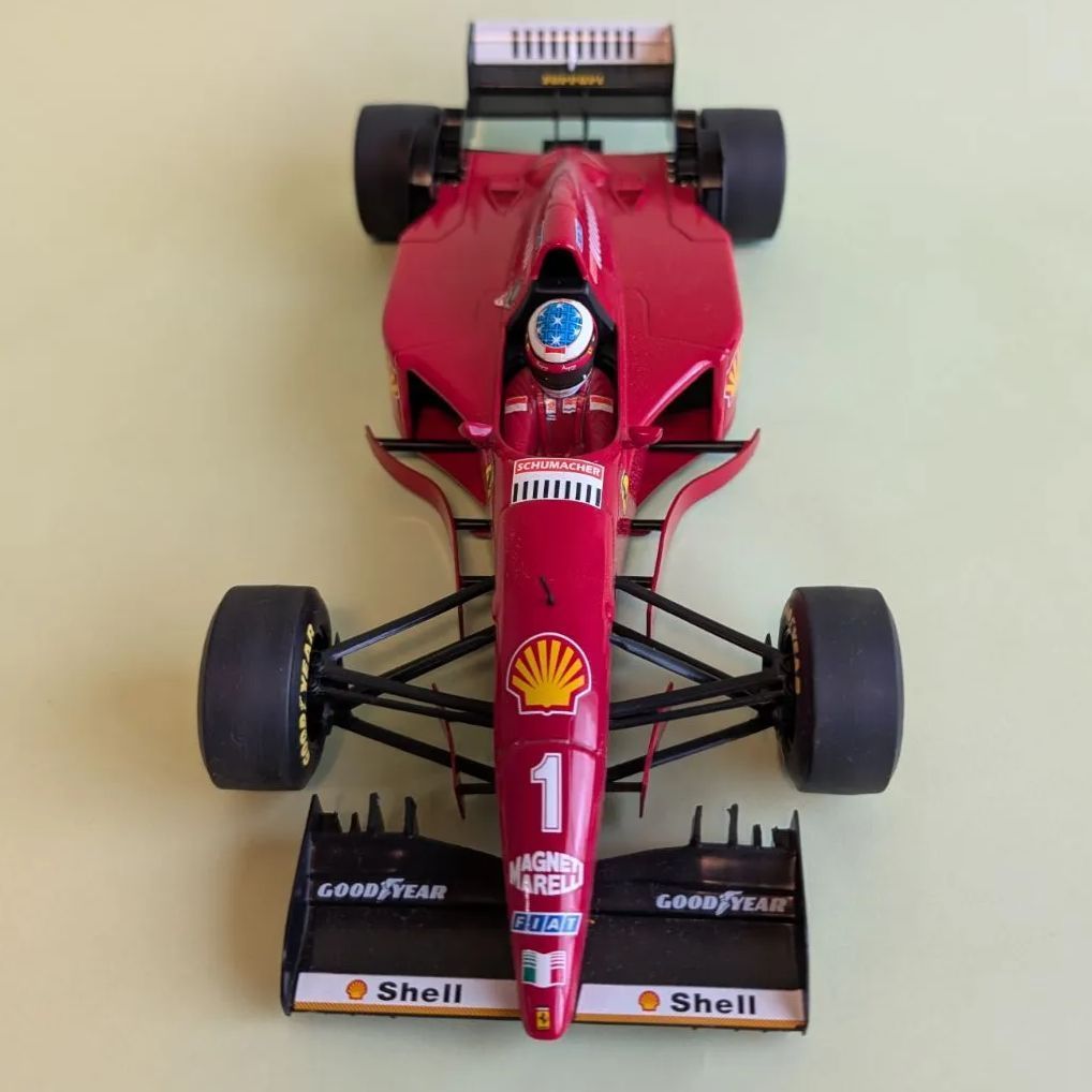 最初のフェラーリマシン 1/18 ミニチャンプス フェラーリ412T2