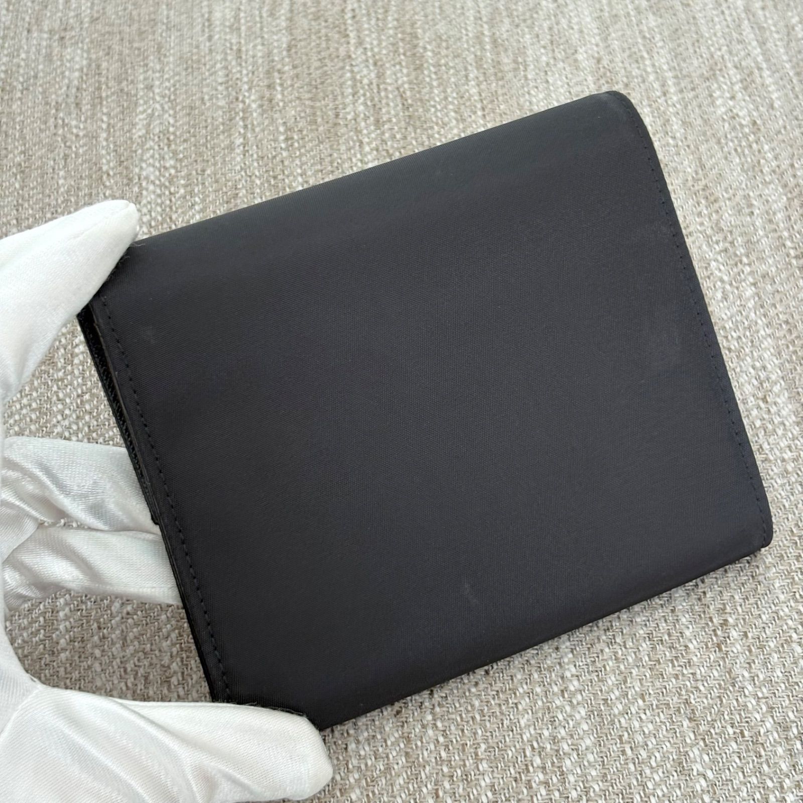 PRADA 　折り財布　ナイロン　三角ロゴ　ブラック　パテントレザー　キャンバス PRADA プラダ 三角ロゴプレート 三つ折り財布 ブラック ナイロン