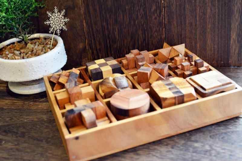 木製箱入り 孔明パズル