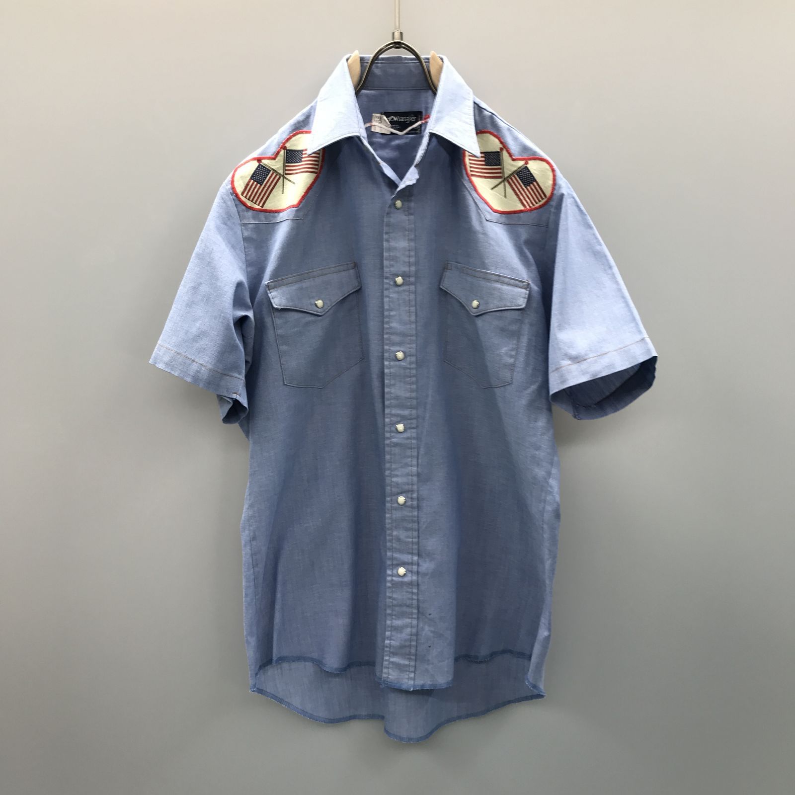 【物流センター】 中古 Wrangler | ラングラー 半袖シャツ 70～80年代 wrangler 米国製 ヴィンテージ クロス 星条旗 アップリケ付き シャンブレー半袖 ウエスタンシャツ USA アメリカ ブルー 【906】