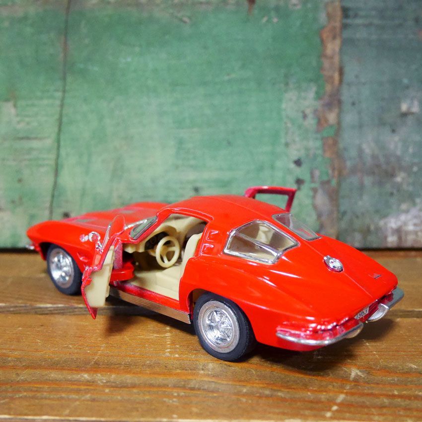 シボレー コルベット スティングレイ 1/36 プルバックミニカー シボレー コルベット スティングレイ 1/36 プルバックミニカー