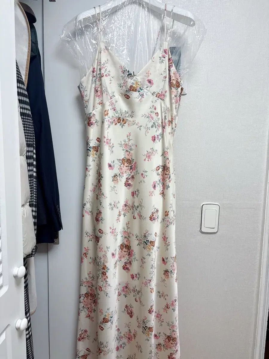 ラグジュアリー フラワー サテン スリップ ビスチェ ワンピース