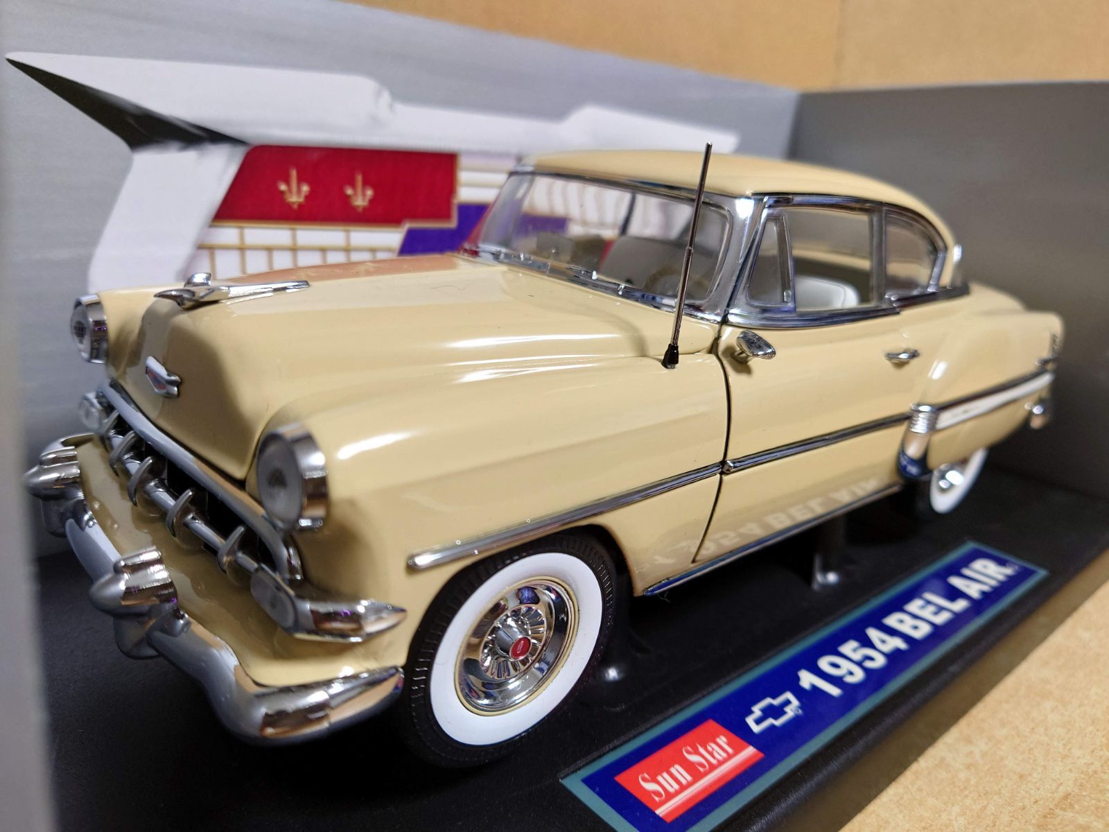 1/18 シボレーベルエア Bel Air 1954ダイキャスト製ミニカー 中古 1/18 シボレーベルエア Chevrolet Bel Air Hard Top 1954