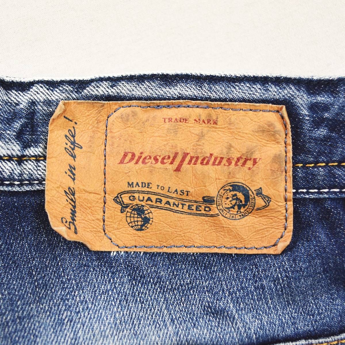 ディーゼル　diesel タグ付き　デニム　　y2k ディーゼル DIESEL THAVER スリム ストレート デニム パンツ