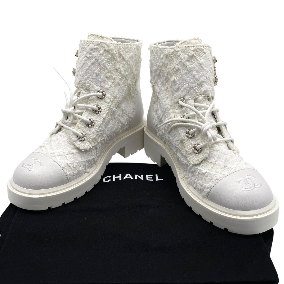 CHANEL シャネル チェーン ココマーク コットンツイードショートブーツ レースアップ チェーン ココマーク ラムスキン シャンパンゴールド金具 サイズ38C 白 ホワイト 23045660 QB