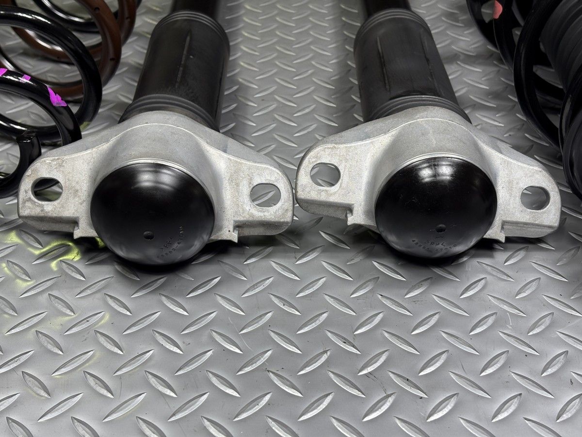 送料無料GXPA16 GRヤリス 純正 サスキット 品番48510-52S80/48520