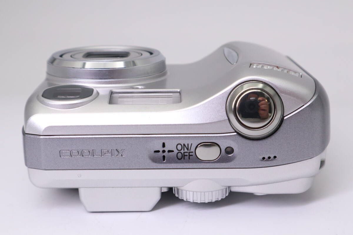 Nikon COOLPIX E4100 ニコン コンパクトデジタルカメラ シルバー