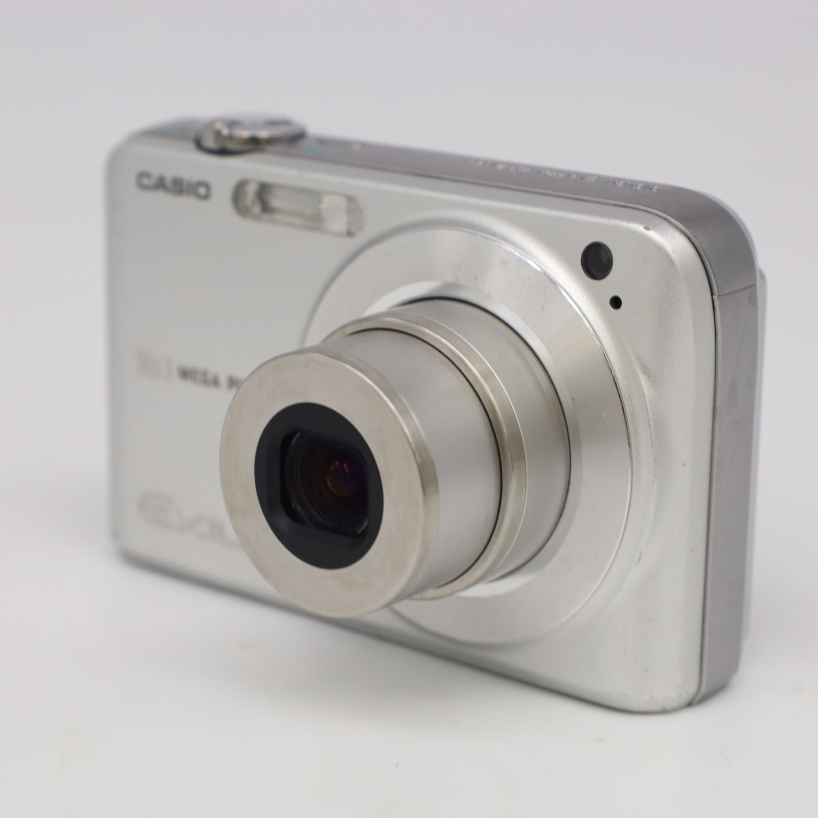 ≪極上品≫ CASIO EXILIM ZOOM EX-Z1050 ボディ シルバー