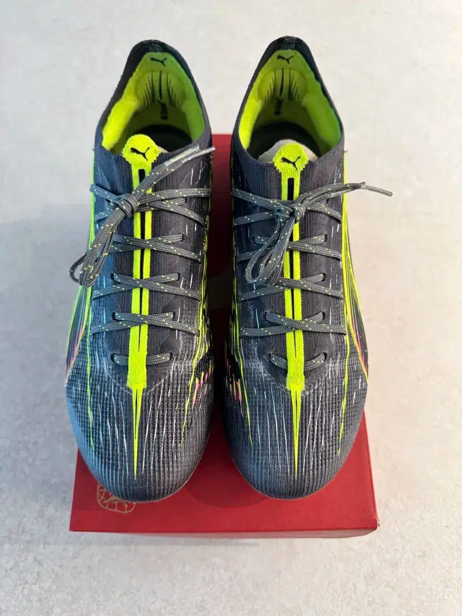 プーマ ウルトラ5 MG 255MM