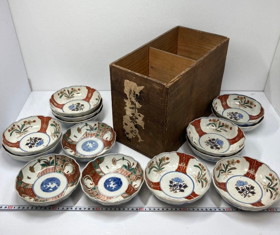 ・江戸後期　古伊万里　赤絵膾皿14枚　蓋無木箱付 東Y5-0823③ 江戸後期 古伊万里 赤絵膾皿14枚 蓋無木箱付 東Y5-0823③ - メルカリ
