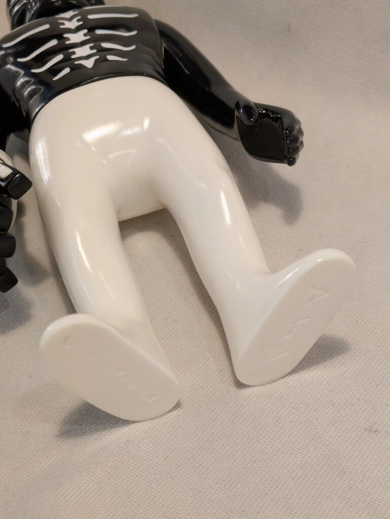 PUNKDRUNKERS SKULLTOYS GUY2 ガイツ (上半身=黒/タイツ=白